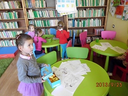 Biblioteka przedszkolaka - spotkanie z Przedszkolem Wesołe Skrzaty pani Anny Cencek